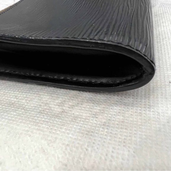 Authentic LV Epi hand bag - Picture 3 of 9